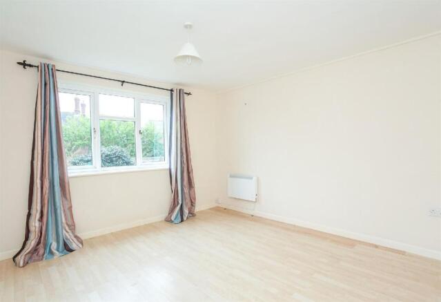 Bedroom 1.jpg