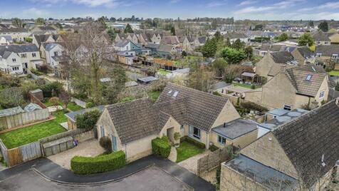Cherry Tree Drive, Cirencester, Gloucestershire, GL7