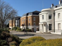 Flat 30, Osborne House, Grosvenor Square, Southampton SO15 2DA