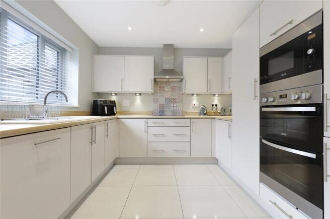 4 bed Detached for sale Image 6