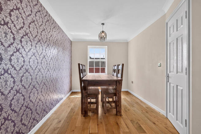 4 bed Town House for sale Image 9