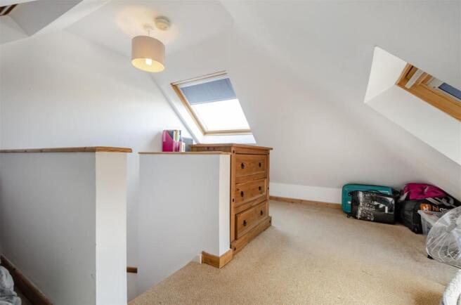 OCASSIONAL BEDROOM/STUDY ROOM