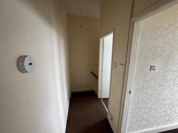 2 bed Terraced to rent Image 8