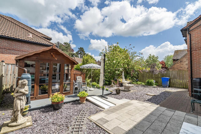 4 bed Detached for sale Image 5