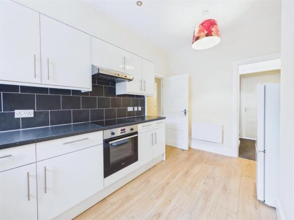 2 bed Duplex to rent Image 4