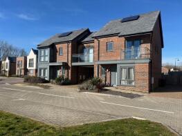 4, Berry Grove, Oakgrove, Milton Keynes MK10 9UT