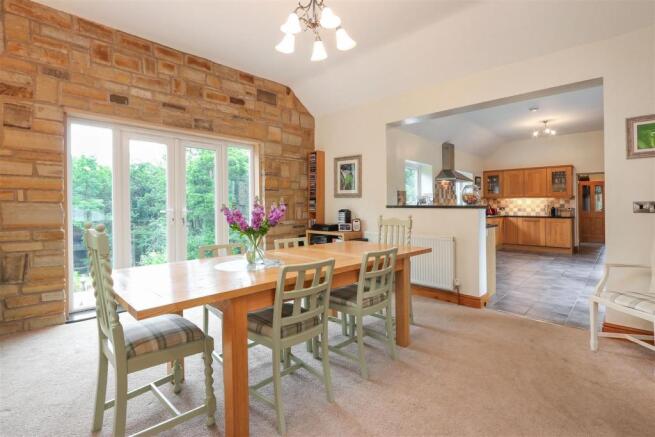 Dining Area3.jpg