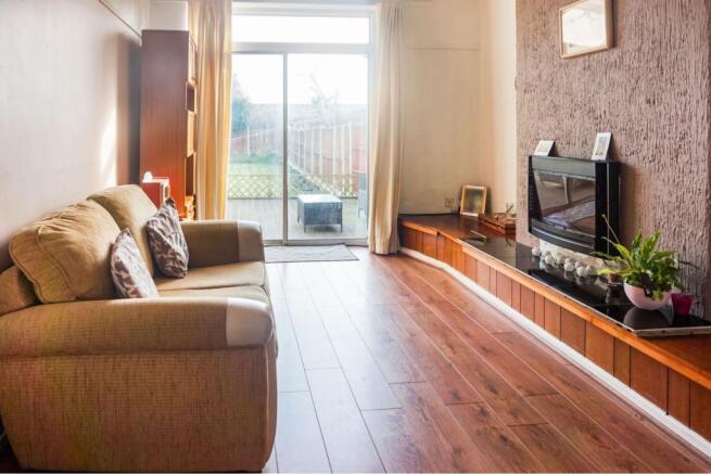 Lounge/Dining Room