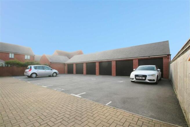 SINGLE GARAGE