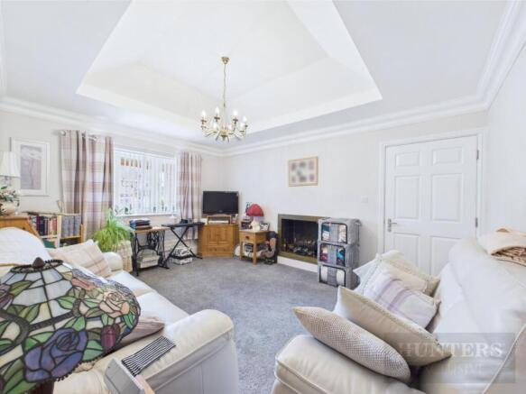 6 bed Detached Bungalow for sale Image 7
