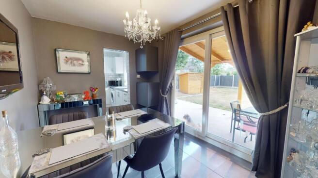 3 bed Semi-Detached for sale Image 7