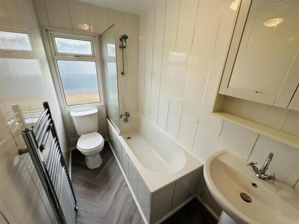 2 bed Park Home for sale Image 4