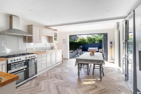 Stonefield, Bar Hill, CB23