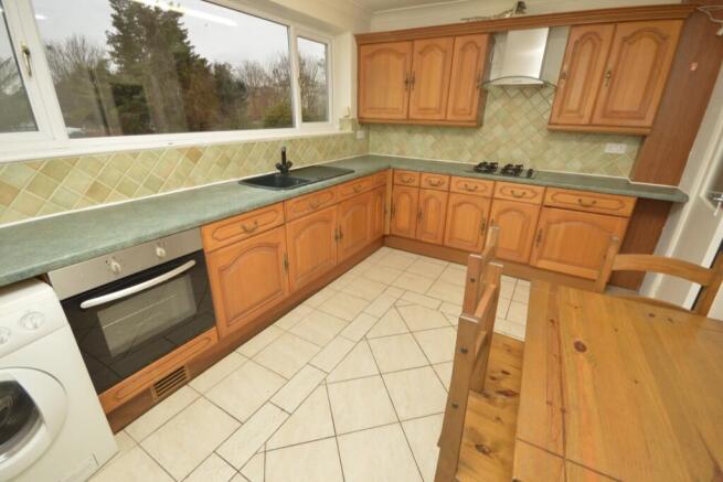 Fully Fitted Kitchen