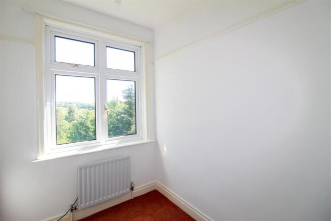 3 bed Semi-Detached to rent Image 6
