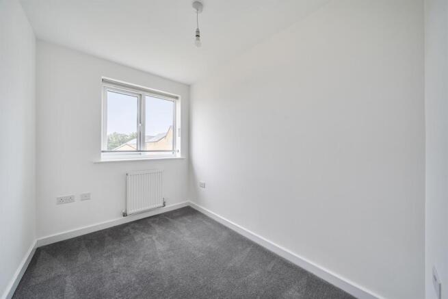 3 bed Semi-Detached to rent Image 8
