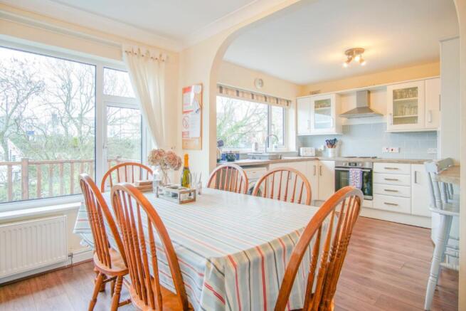 Dining area/kitchen