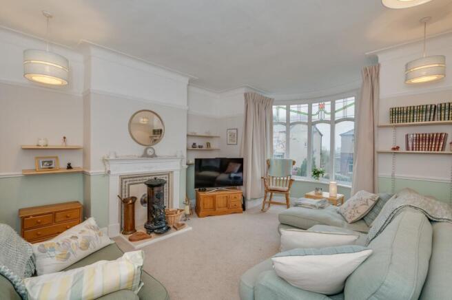 SITTING ROOM DINING ROOM AND KITCHEN