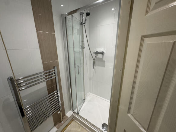 1 bed House Share to rent Image 12