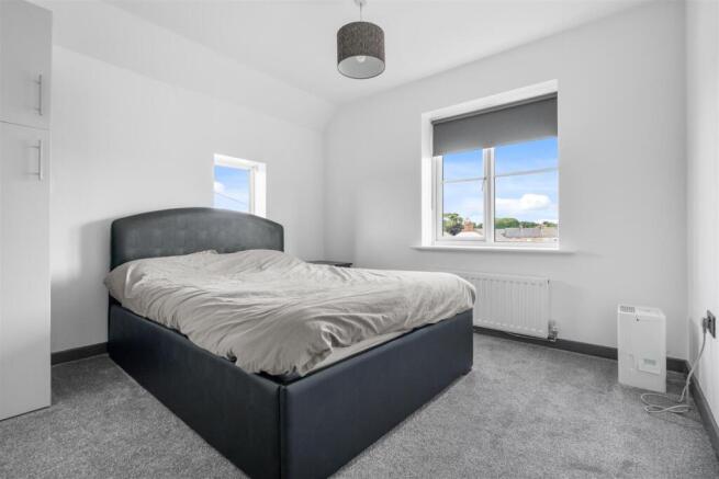 2 bed Apartment for sale Image 10
