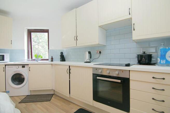 2 bed Apartment for sale Image 5