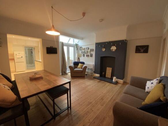 Sitting Room 01