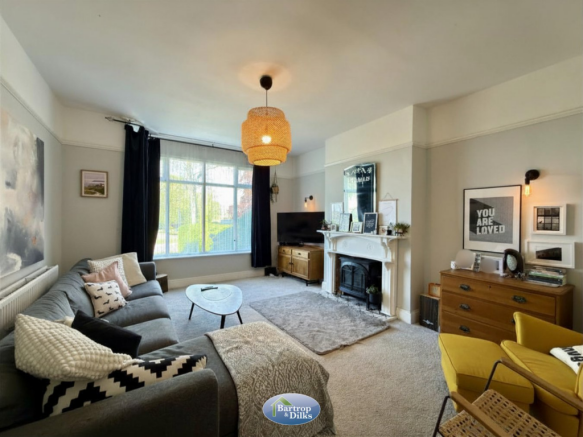 4 bed Semi-Detached for sale Image 4