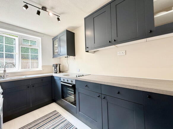 2 bed Flat for sale Image 8