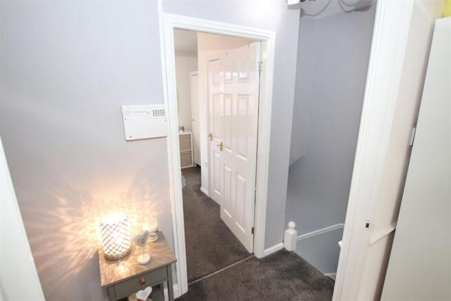 FIRST FLOOR LANDING