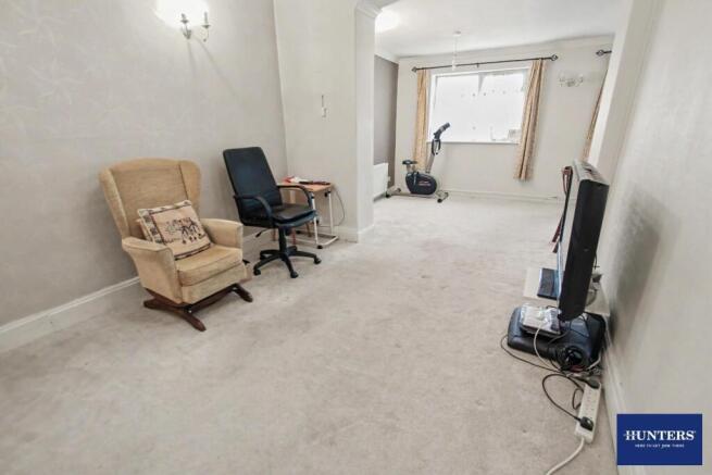 6 bed Semi-Detached for sale Image 8