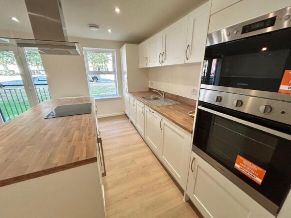 2 bed Flat to rent Image 6