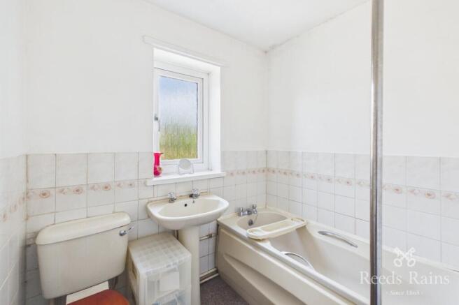 2 bed Semi-Detached for sale Image 8