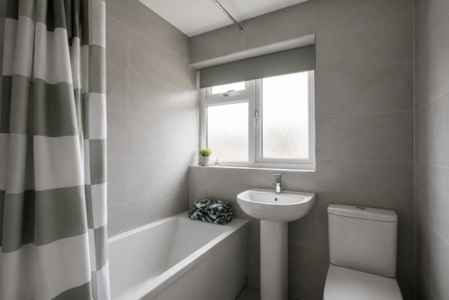 3 bed Terraced for sale Image 9