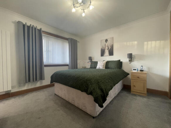 Bedroom 1a.JPG