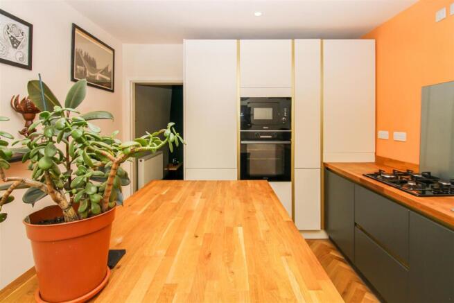 2 bed Terraced for sale Image 6