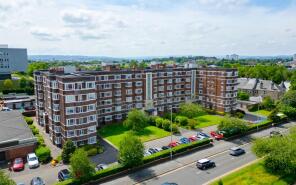 99b, Kelvin Court, Glasgow G12 0AH
