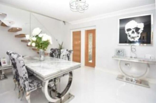 sitting-dining room