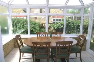 Dining room 12'2 x 10'0