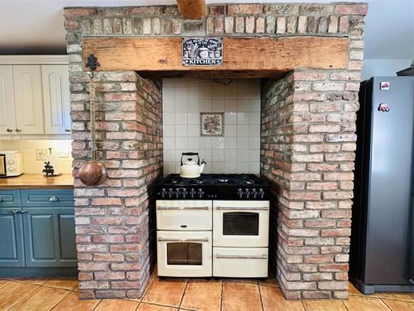 5 bed Barn Conversion for sale Image 11