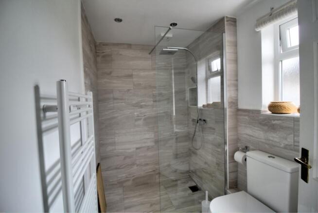Toilet / Shower Room