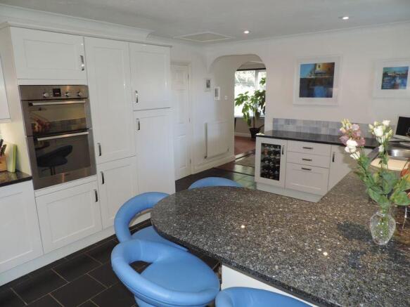 Kitchen/breakf...