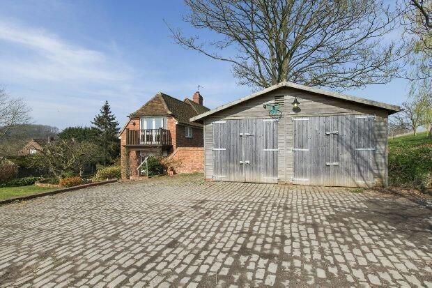 Garage/Parking