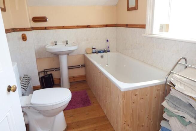 Family Bathroom 