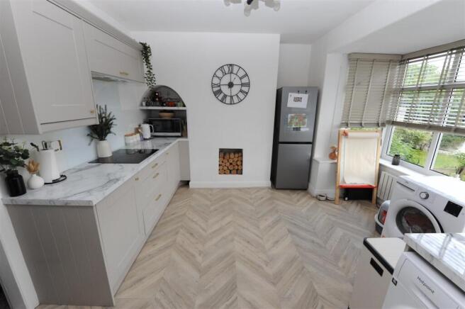 3 bed Semi-Detached for sale Image 9