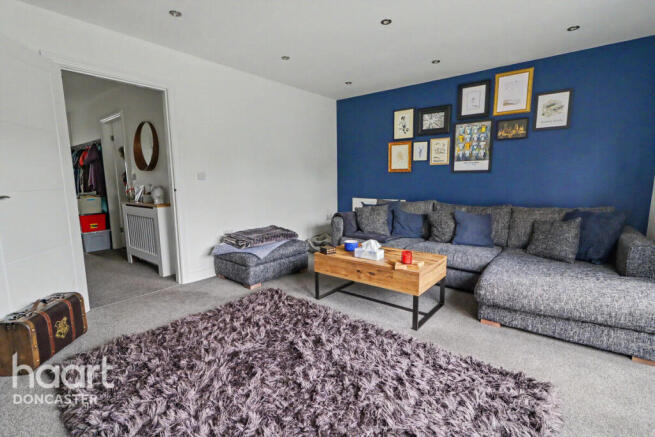 3 bed Semi-Detached for sale Image 6