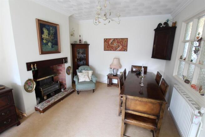 Lounge/Dining Room