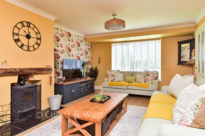 Lounge/ Dining Room