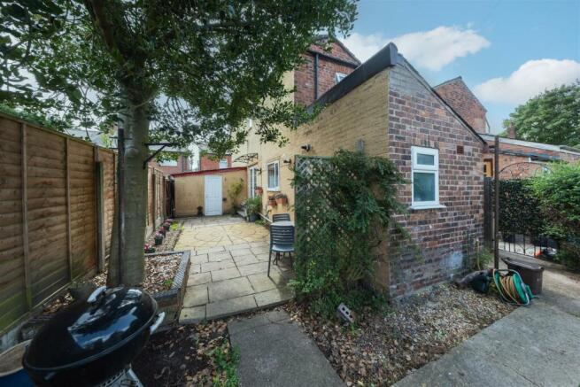 15 Beeston Street-029.jpg