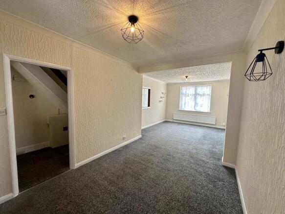 LIVING ROOM (1)