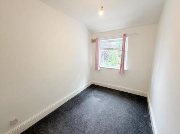 3 bed Semi-Detached to rent Image 5